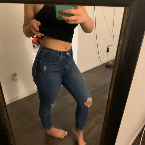 LEVIS HIGH RISE JEANS💛 - Picture 4 of 5